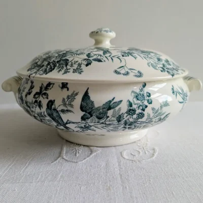 Soupière Longwy ancienne modèle Mignon décor oiseaux vert de gris