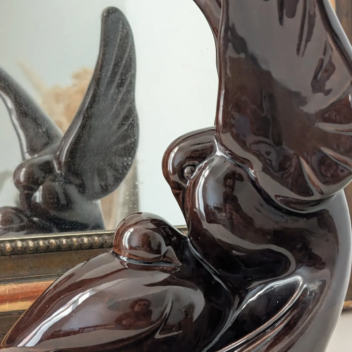 Sculpture oiseaux Poët-Laval dans une décoration vintage