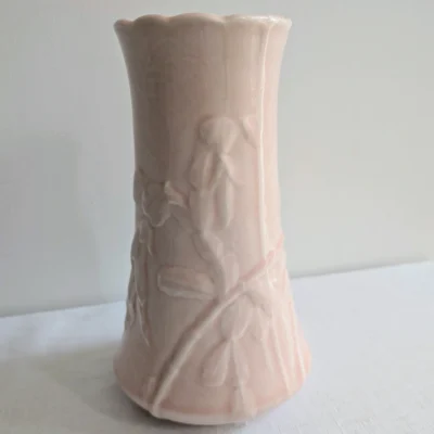 Vue de profil vase vintage rose poudré fabrication française