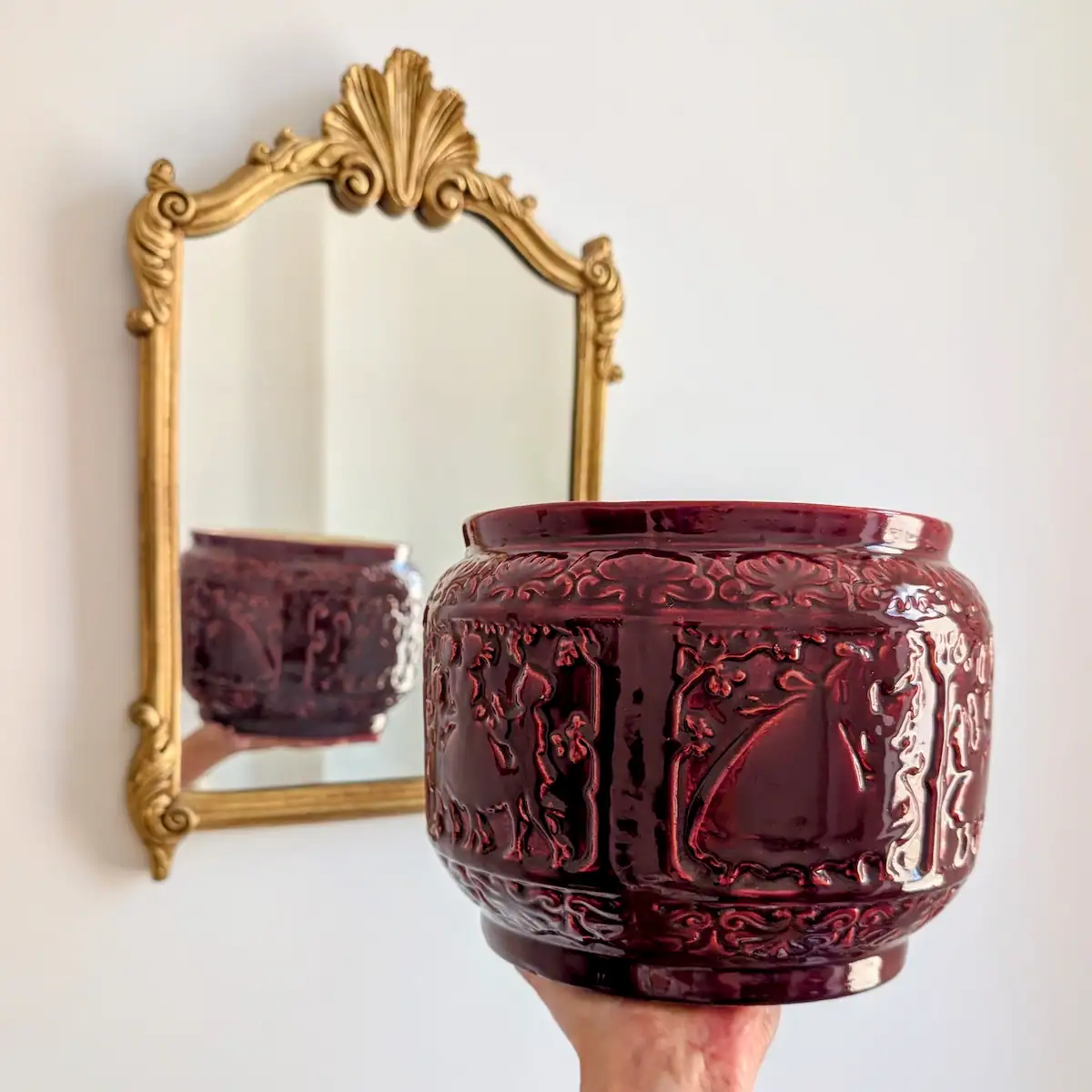 Craquelures émail rouge cache pot barbotine authentique