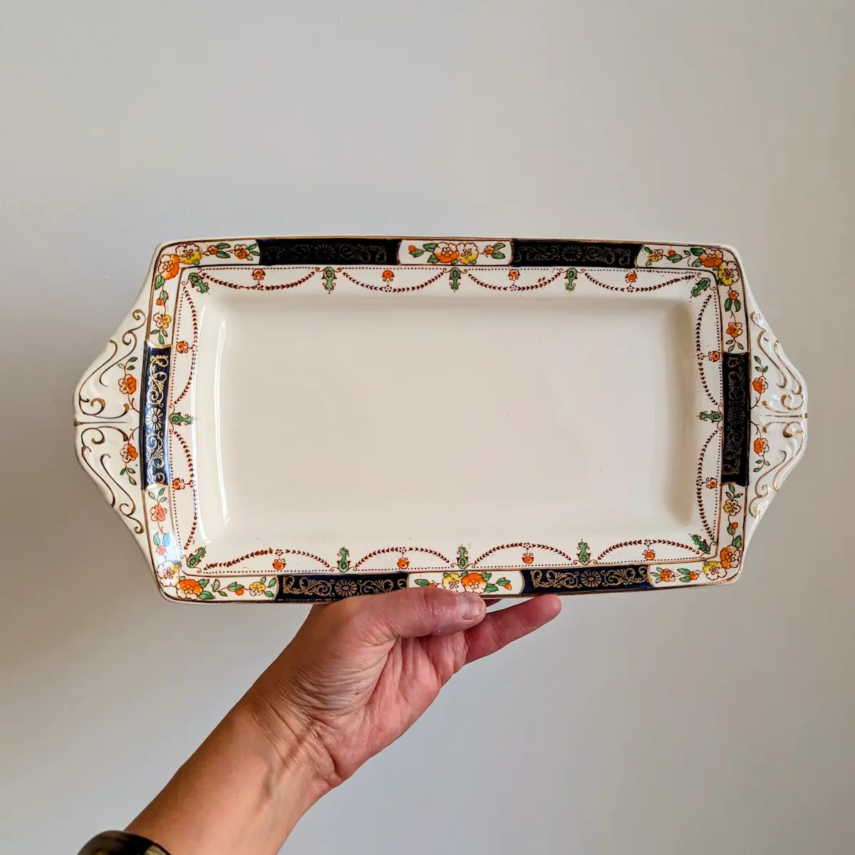 Plateau à cake rectangulaire Alfred Meakin Harmony Solway en faïence fine