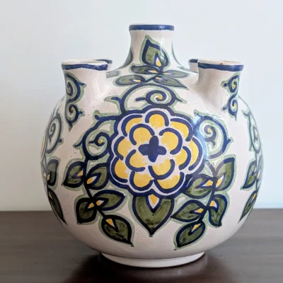 Vase pique-fleurs Orchies en faïence 5 cols décor floral