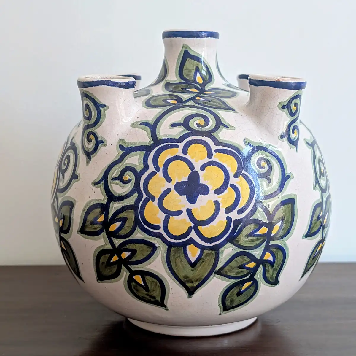 Vase pique-fleurs Orchies en faïence 5 cols décor floral