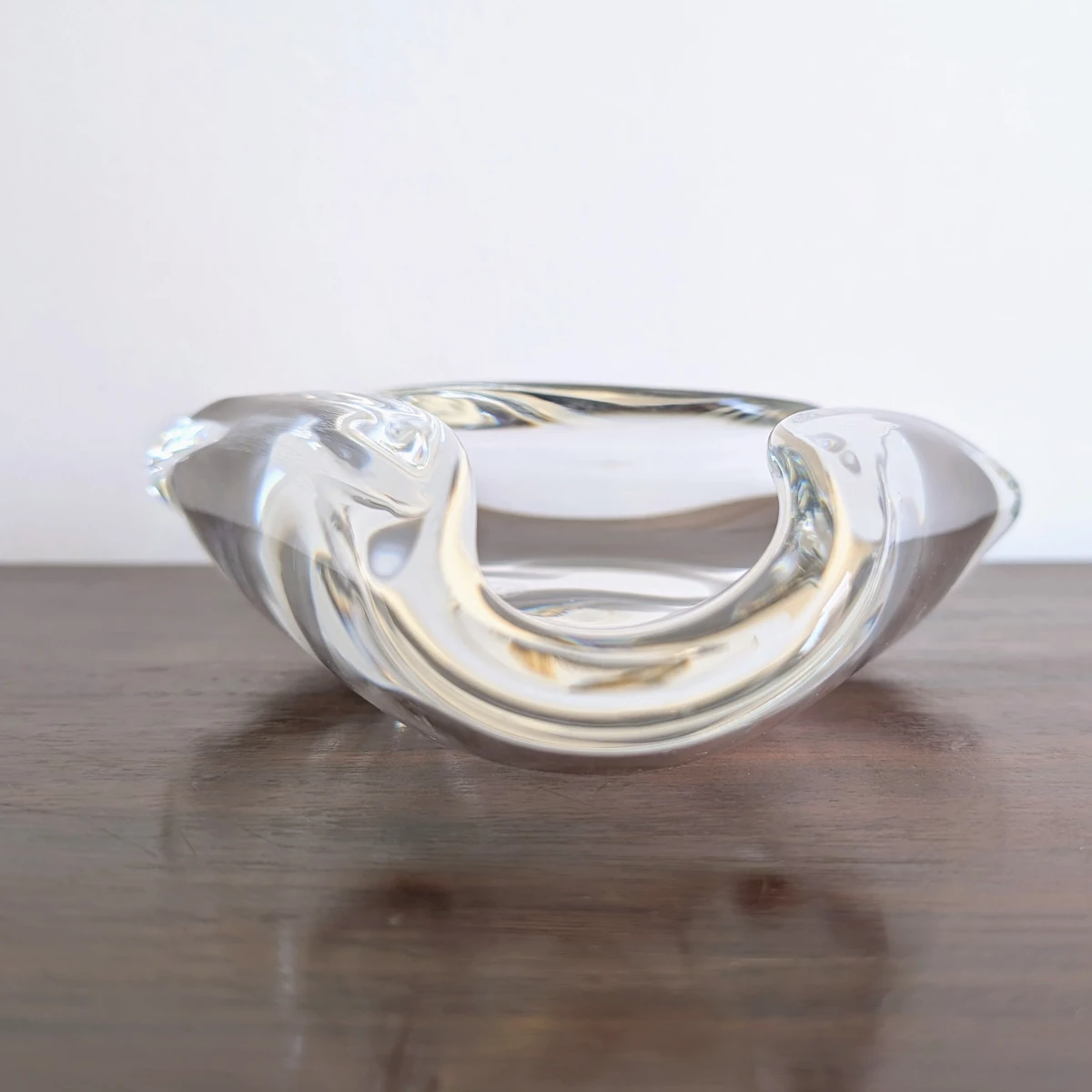 Vide-poche Baccarat en cristal massif triangulaire sous profil