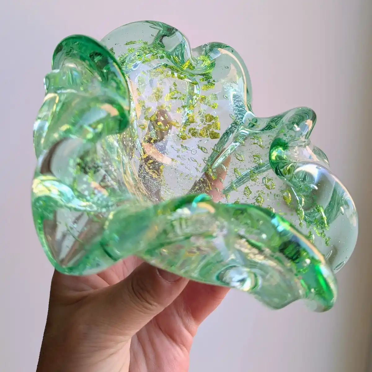 Gros plan sur la texture du verre soufflé Murano