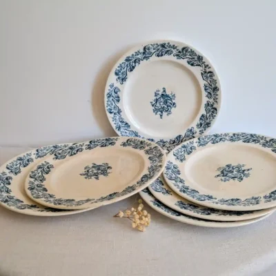 Lot de six assiettes anciennes Longwy modèle Russe en terre de fer