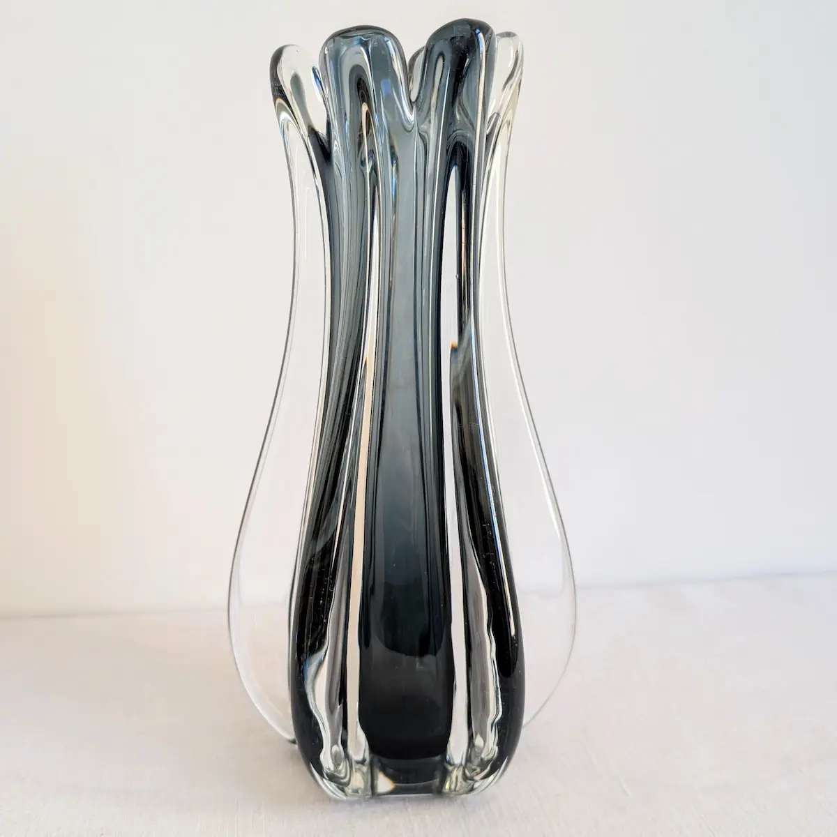Vase Murano vintage en verre gris fumé et transparent années 1960-1970